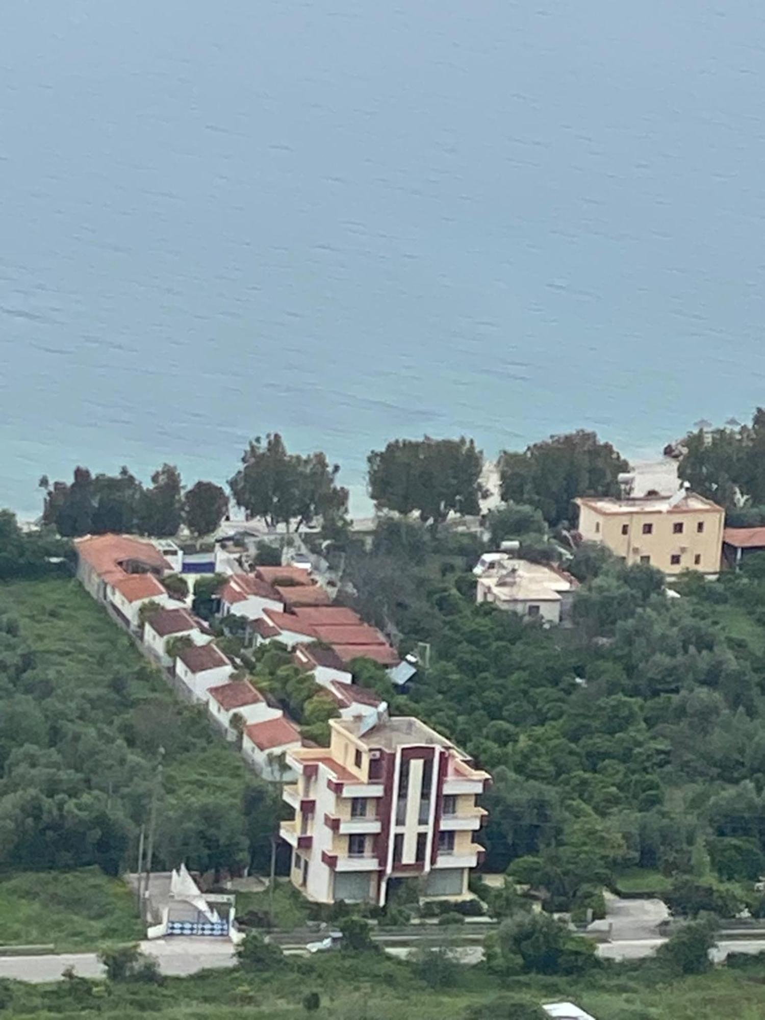 Hotel Dini Radhimë Eksteriør billede